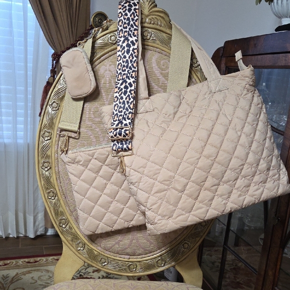 Quilted Nylon Tote with Accessories - Picture 1 of 8